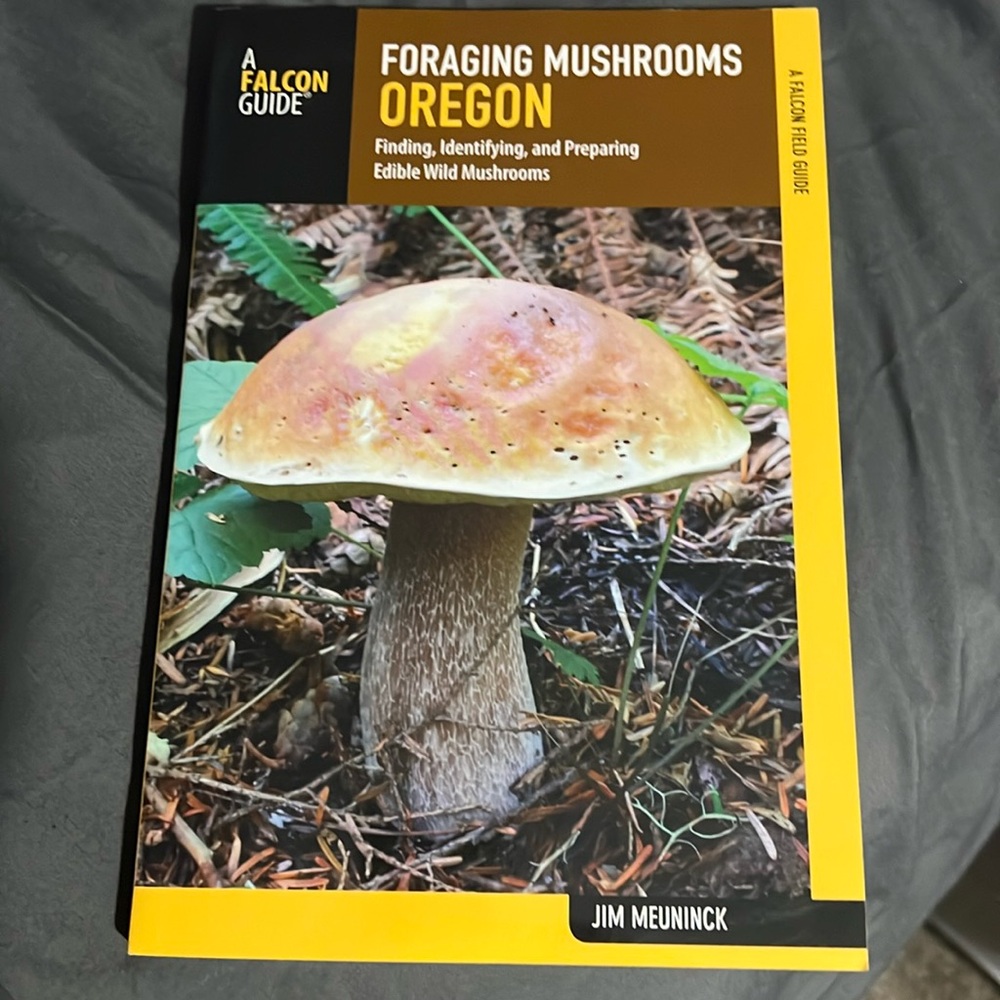 Mushroom Foraging Oregon Guide Book